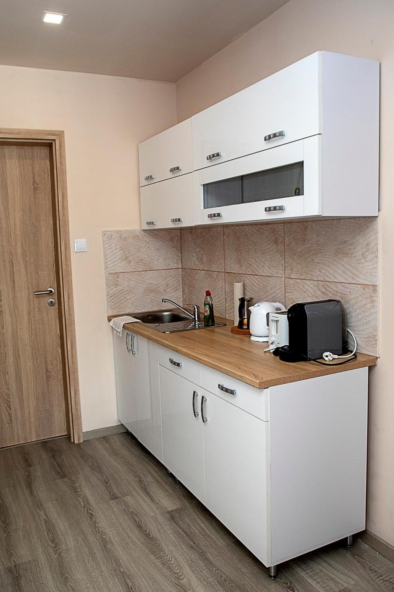 Lux Apartman Buek Esterno foto