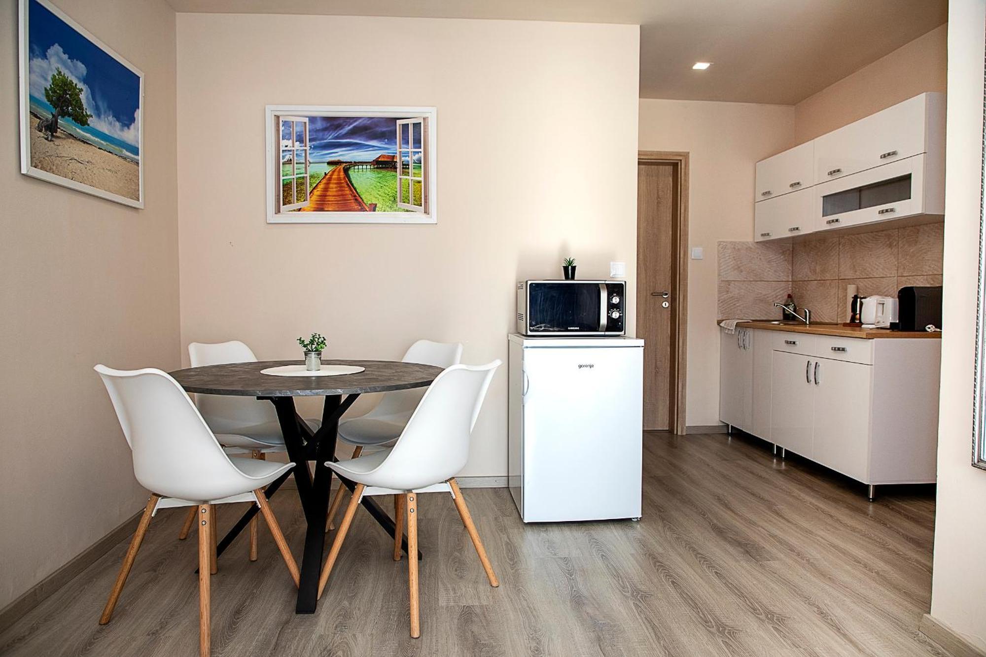 Lux Apartman Buek Esterno foto