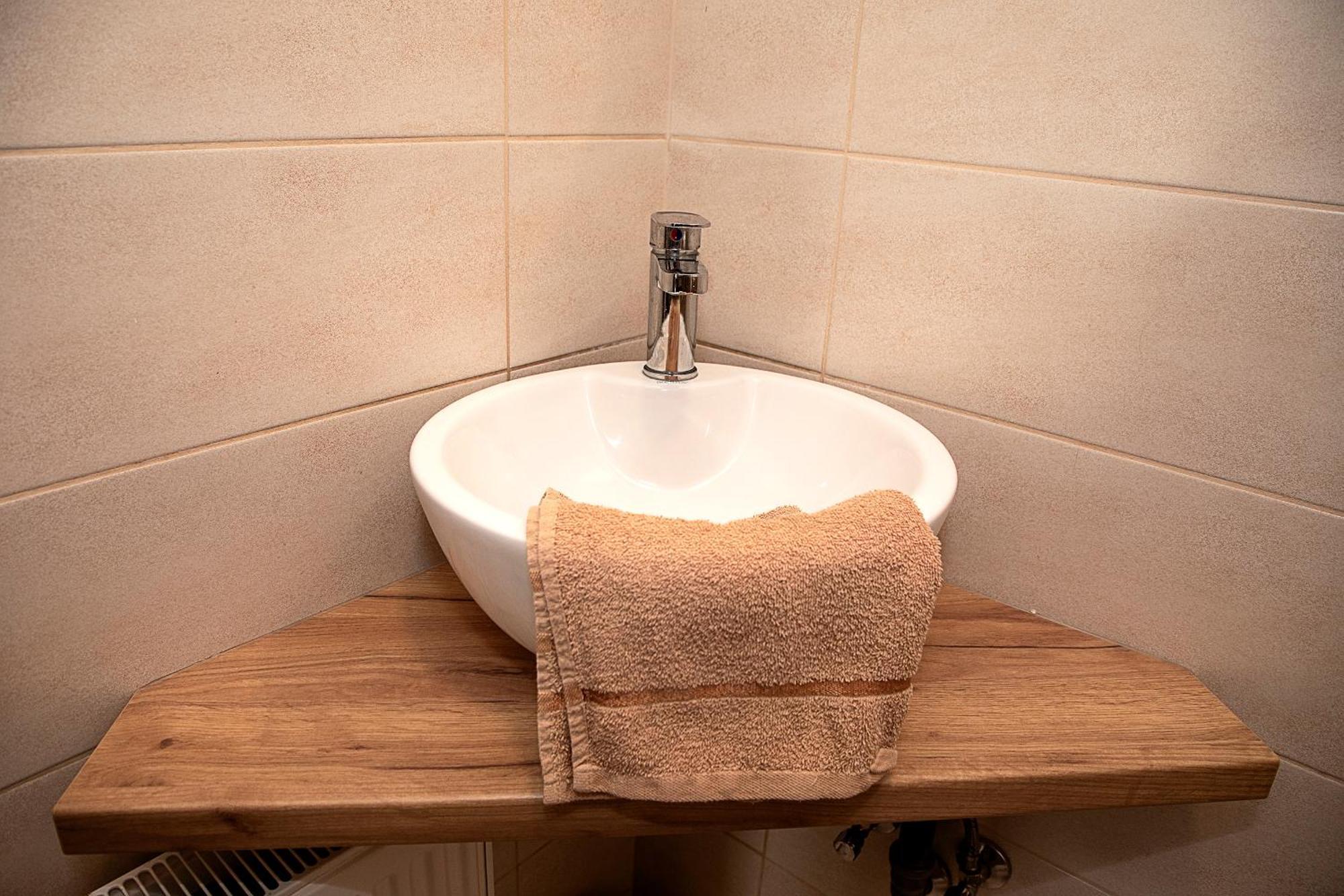 Lux Apartman Buek Esterno foto
