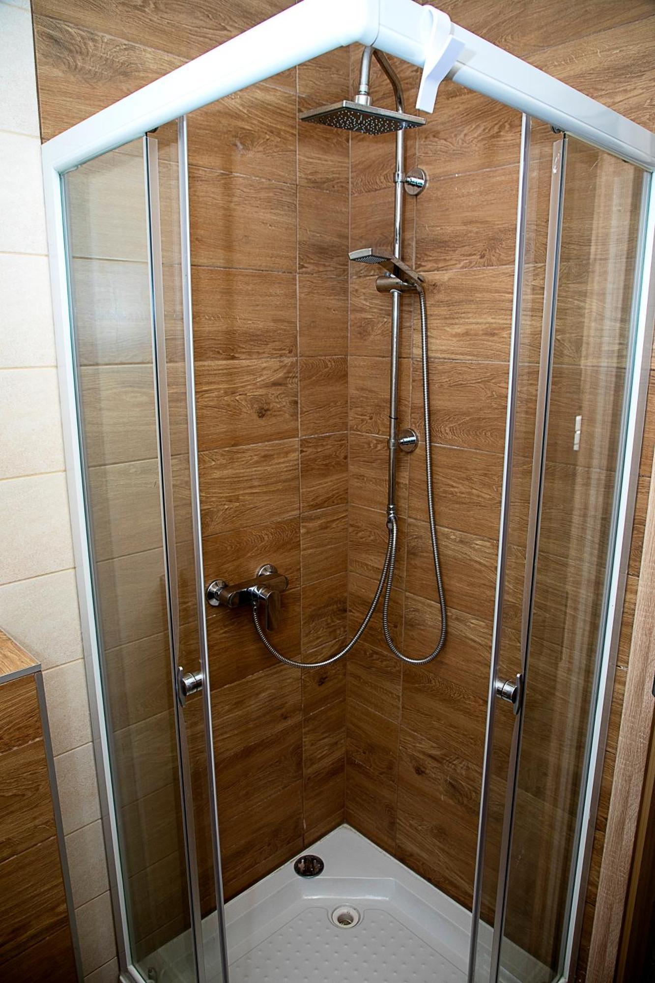 Lux Apartman Buek Esterno foto